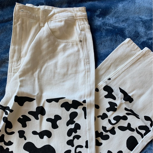 SHEIN Cow Print Jeans - Picture 3 of 5